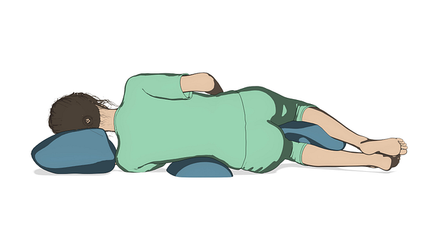 An illustration showing good sleep posture.